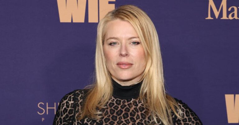 Hospitalized Michelle Trachtenberg Called Amanda de Cadenet Before Death