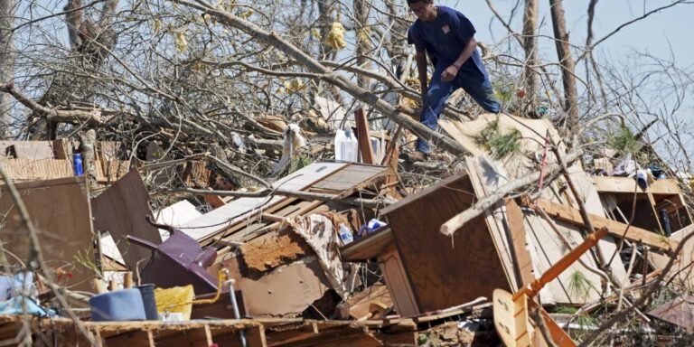 Storm that spawned tornadoes, dust storms and wildfires that killed at least 39 people moves into eastern U.S.